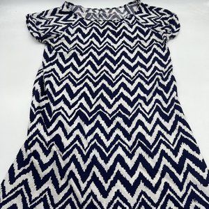 Lilly Pulitzer L Palmer T-Shirt Dress Get Your Chev On Blue White Chevron Pima